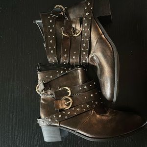 Western booties size 9 women’s. Worn once.